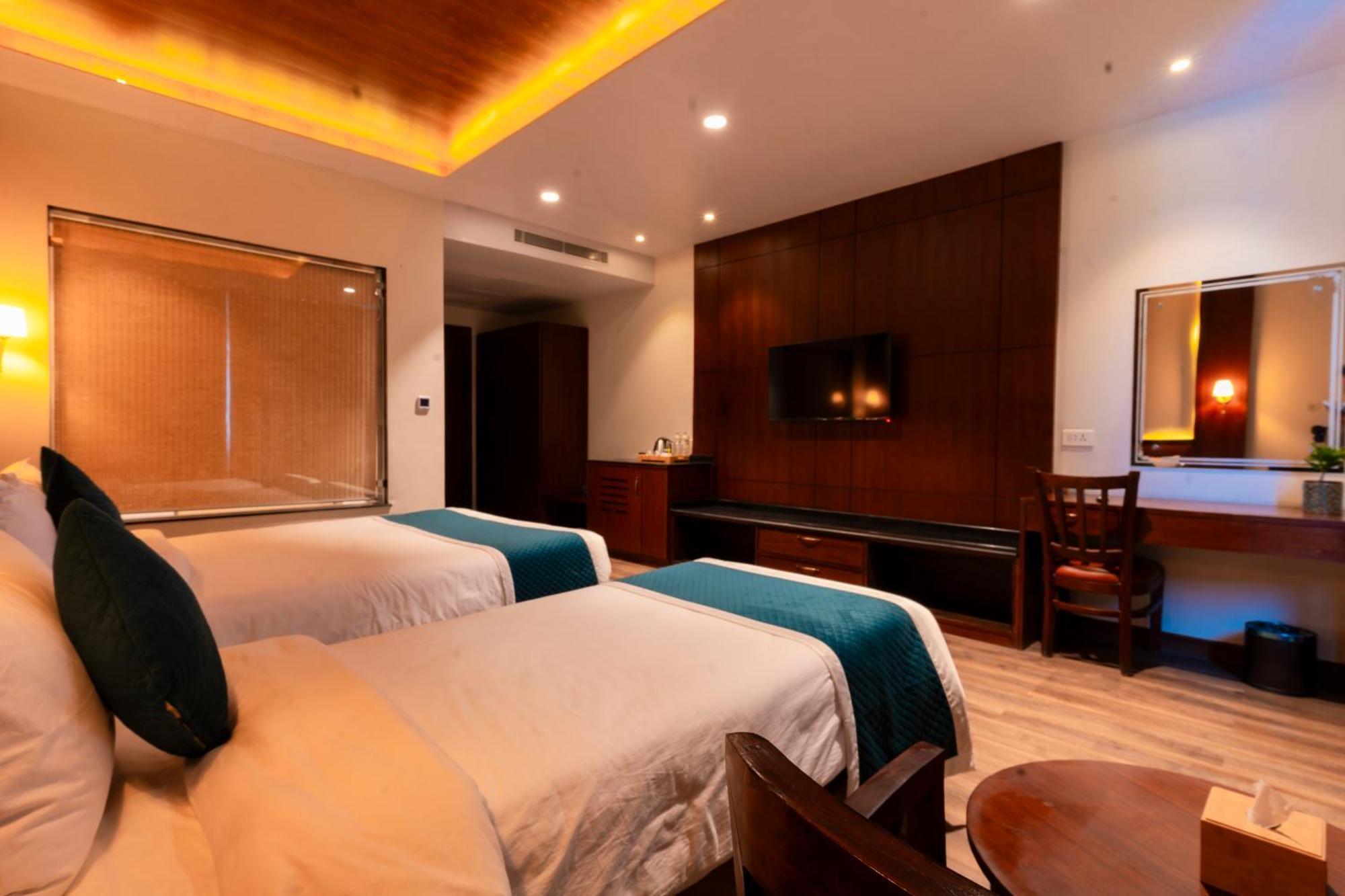 Galaxy Garden Resort Бхаратпур Екстериор снимка