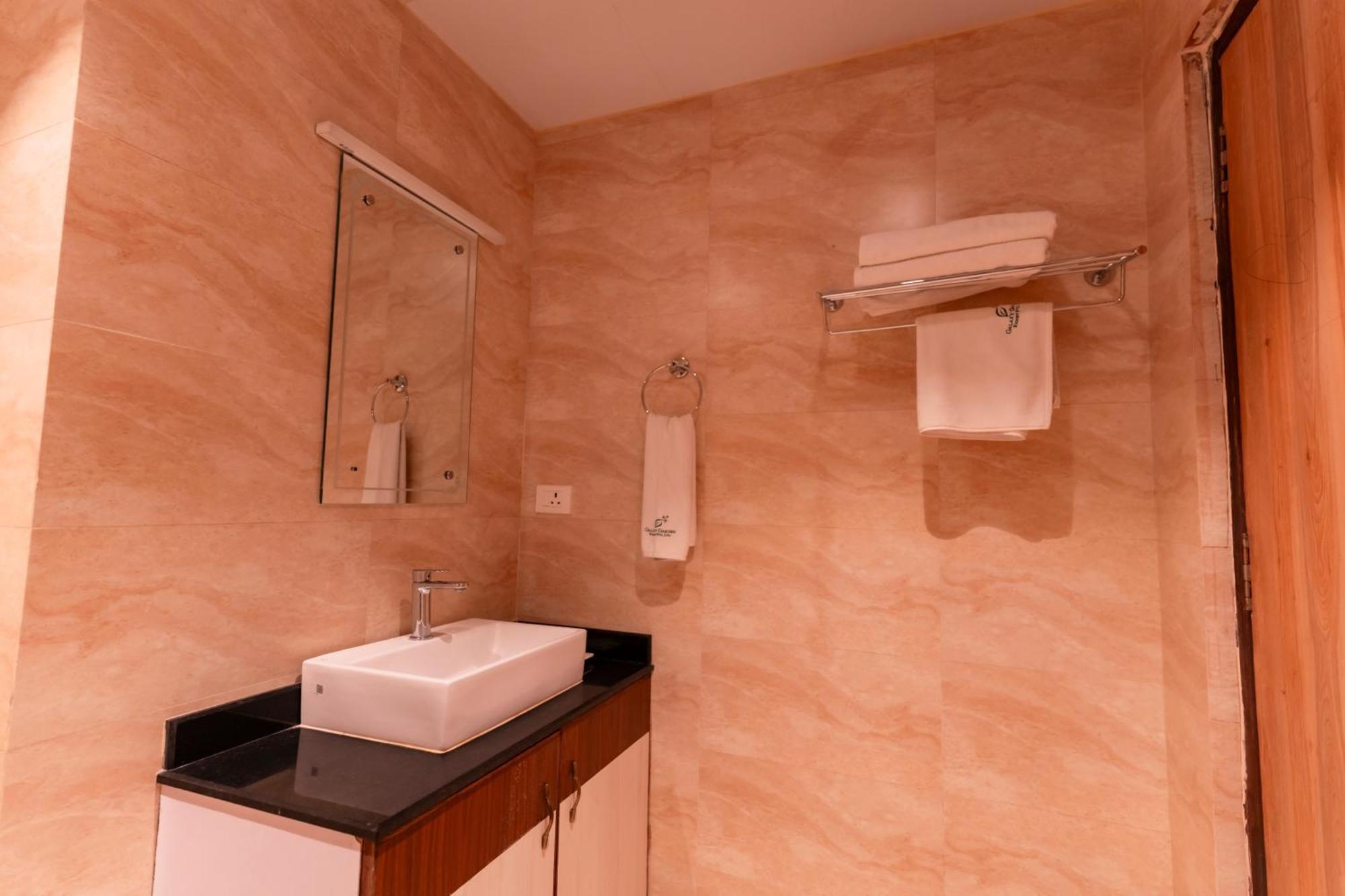 Galaxy Garden Resort Бхаратпур Екстериор снимка